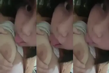 ABG Indo Jilatin Tetek Bulet Sendiri VCS Sampe Basah Banjir