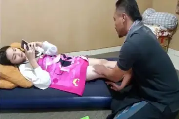 Nonton Prank Pijat yang Berakhir Tidak Terduga dan Sangat Mengejutkan